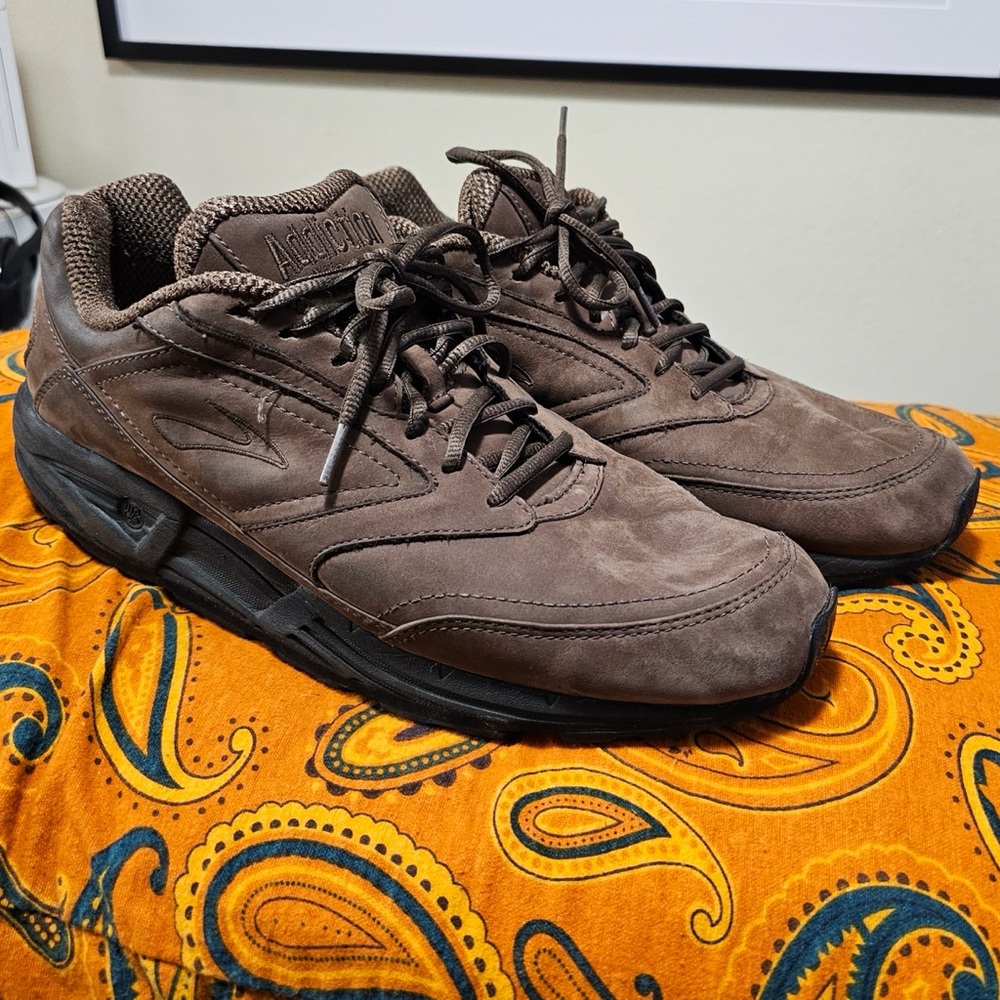 Brooks Addiction Walker Men's 14 M, Brown Suede